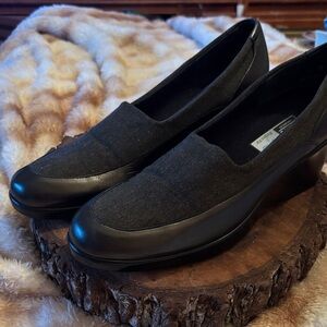 Munro Black Women's Flats Wedges 9.5N